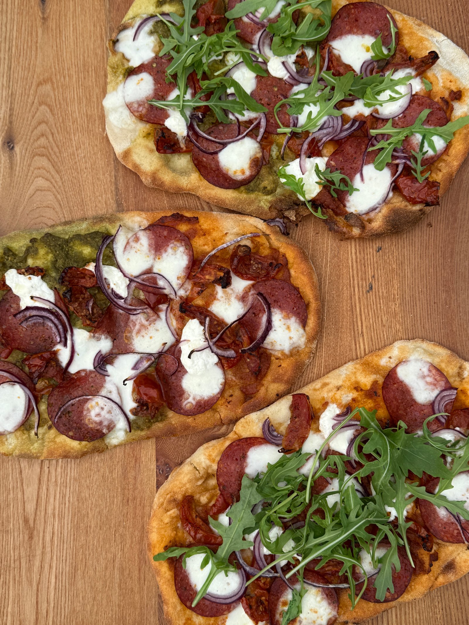 Flatbread pizza and pinsa Romana